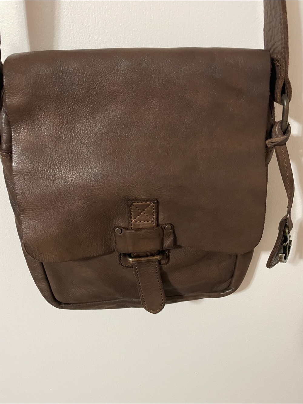 Harbour 2Nd Brown Leather Crossbody Bag with Flap Closure